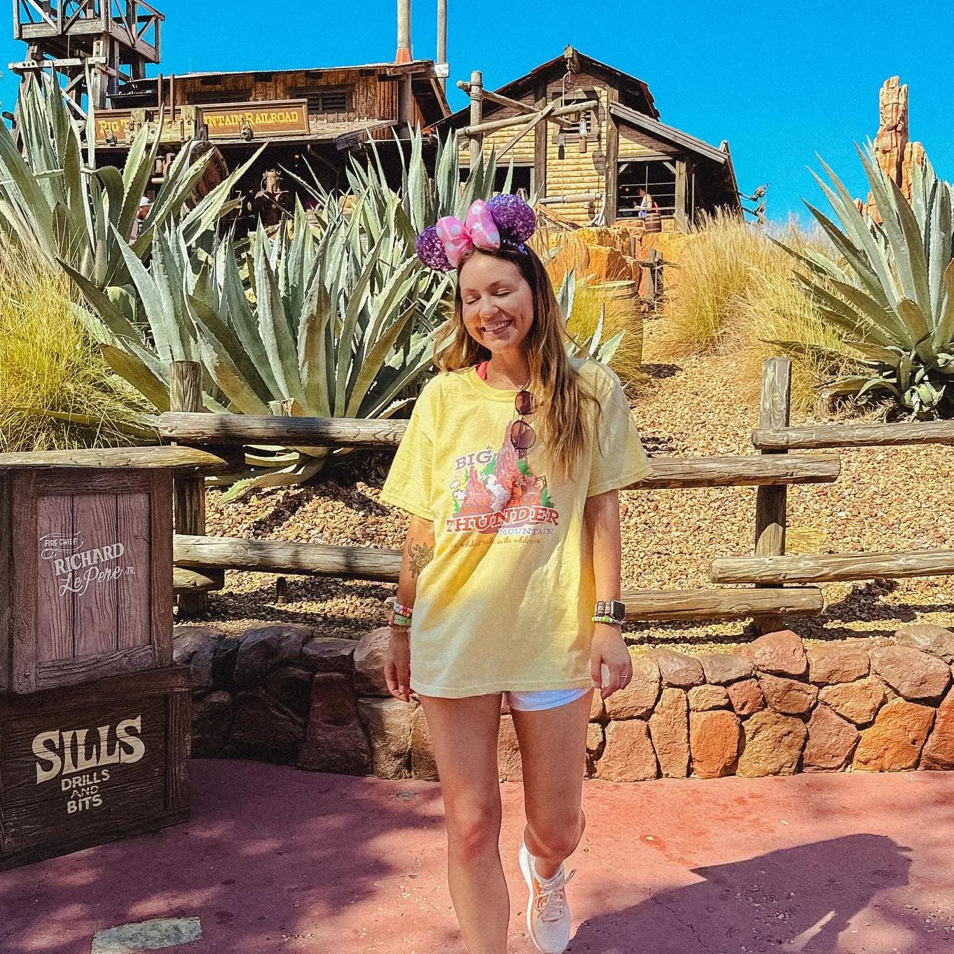 ディズニーランド　ビッグサンダーマウンテン　Tシャツ　90 Amazon.co.jp: ビッグ・サンダー・マウンテン Tシャツ : ファッション