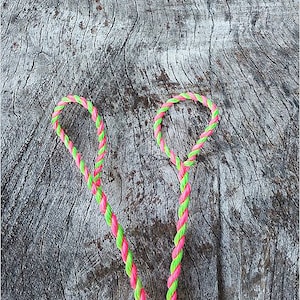 Bowstring: Two-Bundle Double-Loop Flemish Twist