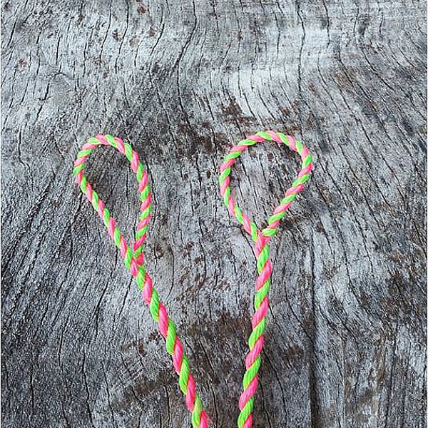 Bowstring: Two-Bundle Double-Loop Flemish Twist