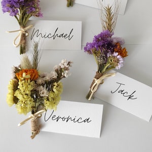 Handmade place cards with REAL dried flowers bouquet, Wedding table cards for Flower wedding, Rustic wedding place settings, Name cards