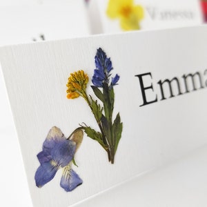 Cartões de lugar de casamento personalizados com flores REAIS, Cartões de mesa de casamento personalizados, Cartões botânicos, Cartões de lugar de mesa para casamento com flores