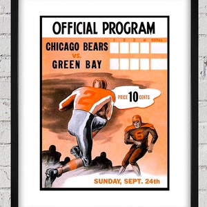 Może przedstawiać: Winietkowy program meczu futbolu amerykańskiego pomiędzy Chicago Bears i Green Bay Packers. Program zawiera rysunek dwóch graczy w akcji. Tekst na programie brzmi: "Official Program", "Chicago Bears vs. Green Bay", "Price 10 Cents" oraz "Sunday, Sept. 24th".
