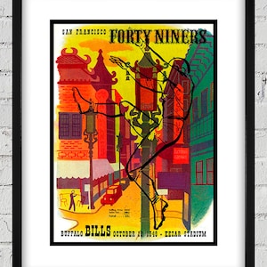Può includere: Un poster vintage che pubblicizza una partita di football americano tra i Forty Niners di San Francisco e i Bills di Buffalo il 16 ottobre 1949 allo stadio Kezar. Il poster presenta un'illustrazione stilizzata di un giocatore di football americano in azione su uno sfondo di paesaggio urbano colorato.