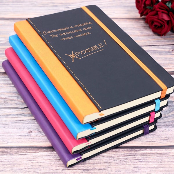 Personalisiertes Custom Premium Hardcover Notizbuch | Entwerfen Sie ein wirklich einzigartiges Journal | Individuell bedruckte Geschenkidee (blau, rosa, orange, lila)
