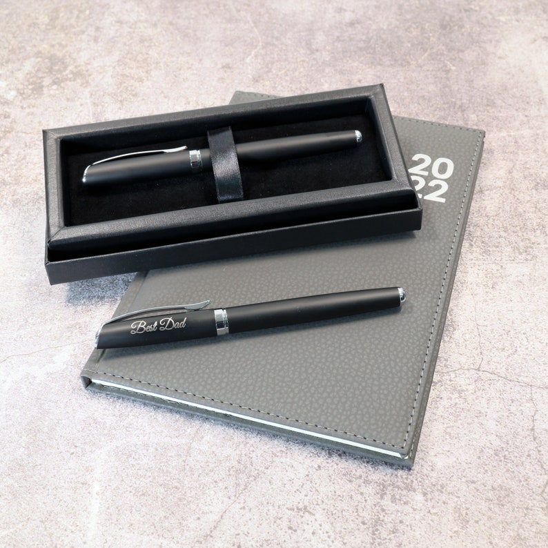 Personalisierter Premium Satin Schwarz Metall Füller Geschenkbox Design ein wirklich einzigartiges Geschenk Lasergraviert Bild 8