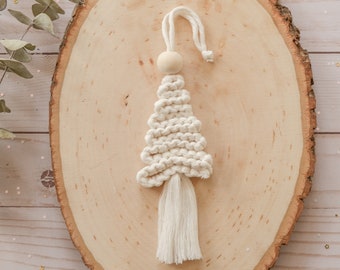 Macramé fir