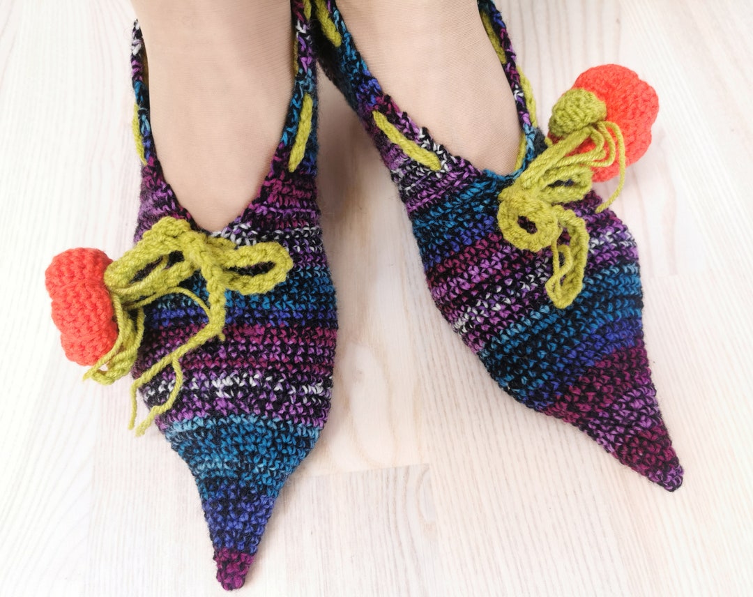 Pointed Toe Witch Slippers – Halloween Knit Slippers With Pumpkins ...