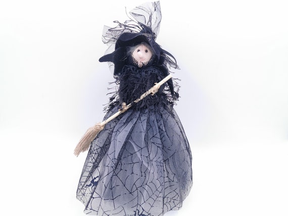 魔女の吊るし人形　アンティーク キッチン魔女人形 手作りの生垣魔女 ほうき付き妖精魔女の置物