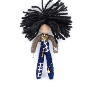 Zauberhafte Voodoo Puppe für Zauberei, mit Schwert und Herz Anhänger, handgemachter Voodoo Puppe, spirituelle Puppe, alt, altar, Rituale, Rituale, Heimschutz