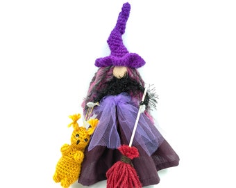 Viola Fairy Witch Figurine avec un amigurumi mignon d'écureuil, poupée de sorcière de cuisine violette, ornement d'Halloween, nouveau cadeau pour la maison, décor de protection de maison