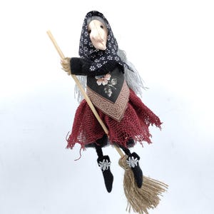 Good luck Kitchen Witch doll flying on Broom, Baba Yaga Poppet Figurine, New Home Gift Halloween decoration House Spirit Forest Fairy Witch