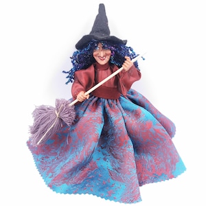 Figura de bruja de cocina de buena suerte, muñeca de bruja de seto morado brillante para el hogar, muñeca espiritual de Halloween, escoba, adorno colgante de hada, regalo para el nuevo hogar