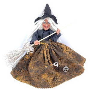 Kitchen WITCH Doll, Cottage witch, Crone witch, Spirit Doll, Good luck doll, Witch Doll, Witch on Broom, Wicked Witch, Horror Decor, Gift