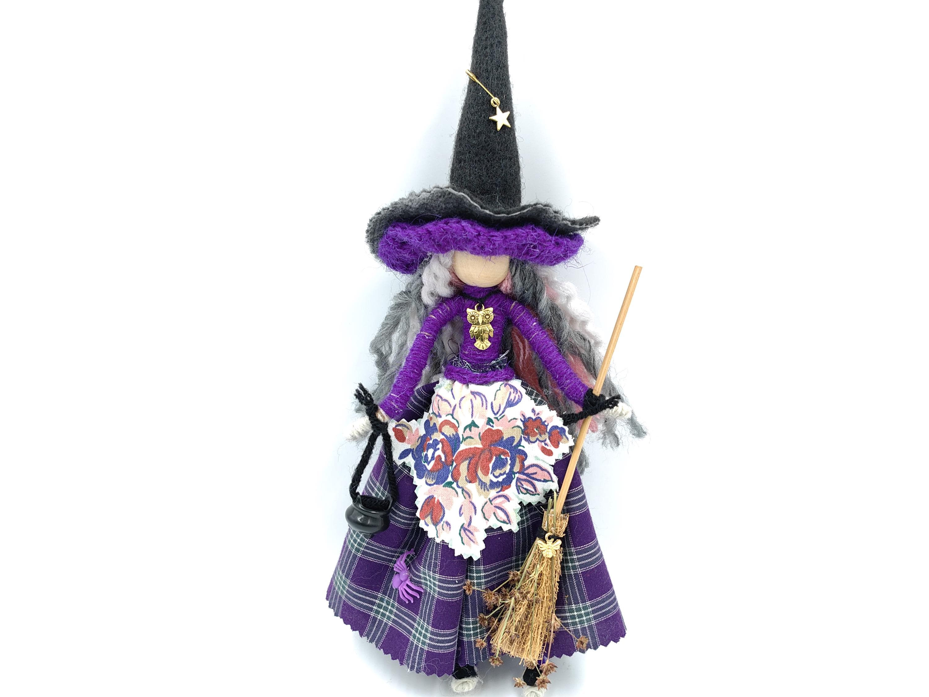 キッチンウィッチ人形 – 紫色の魔除け魔女 – 民間魔術の妖精 – 異教徒