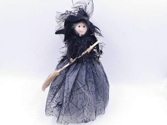魔女の吊るし人形 キッチン魔女人形 手作りの生垣魔女 ほうき付き妖精魔女の置物