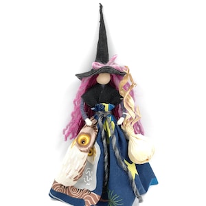 Kitchen WITCH Doll, Owl Wooden Witch Figurine, Crone witch garlic, Spirit Doll, Good luck doll, New Home Gift, Witch on Broom, Wicked Witch