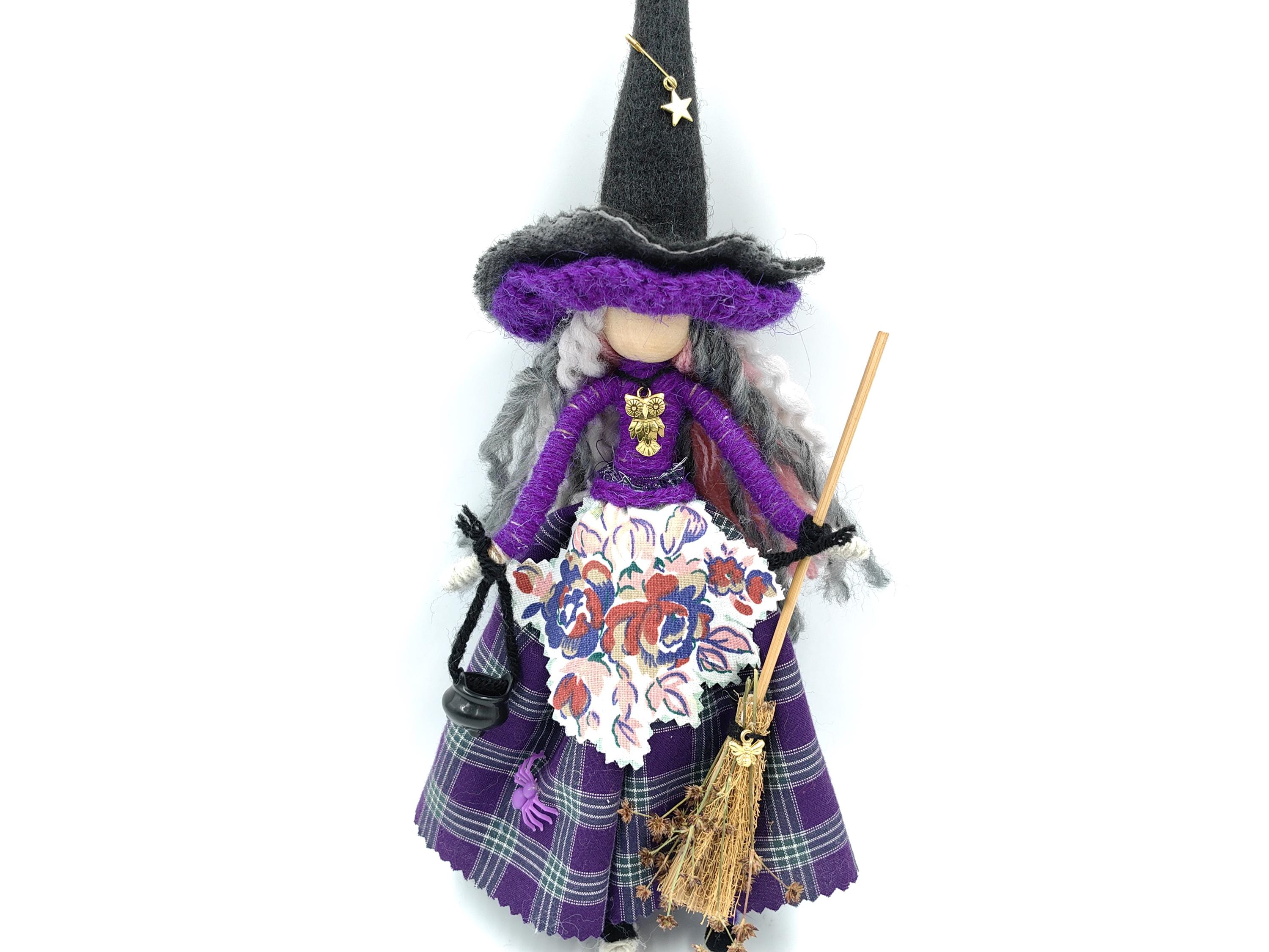キッチンウィッチ人形 – 紫色の魔除け魔女 – 民間魔術の妖精 – 異教徒