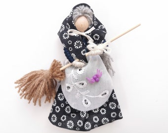 Kitchen Hexe Puppe – Fliegende Hexe auf Besen – Heckenhexe Baba Yaga Figur – Weihnachten Halloween Home Spirit Geschenk