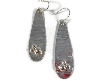 E406 Silver Teardrop Earrings