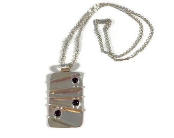 N207 Sterling Silver and Garnet Pendant