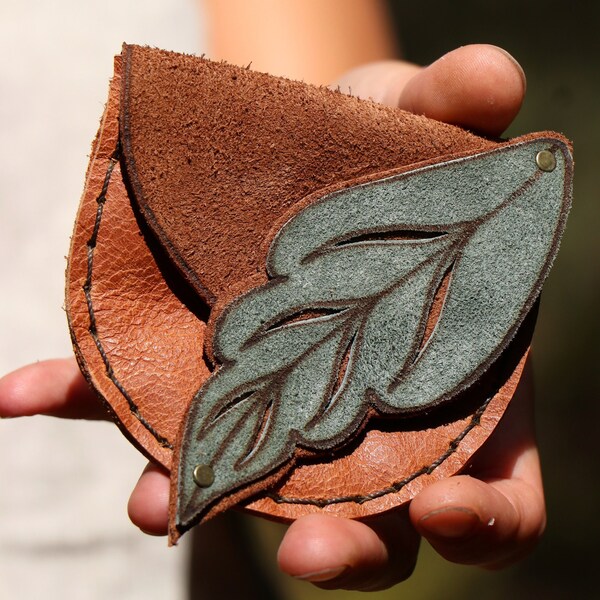 Leaf leather pouch, coin pouch, woodland, elve, Leathercraft, handmade