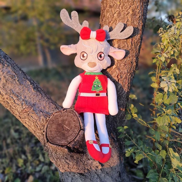 Sammy Reindeer Doll 4 SIZES, Stuffie, Plushie Machine Embroidery Digitized design PATTERN ITH