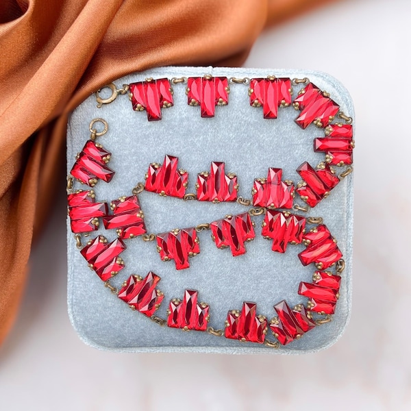 Collar Art Déco vintage de los años 30, de cristal rojo espejado checoslovaco.