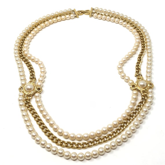 Givenchy 1980s Gold Plate Chain and Faux Pearl Vi… - image 1