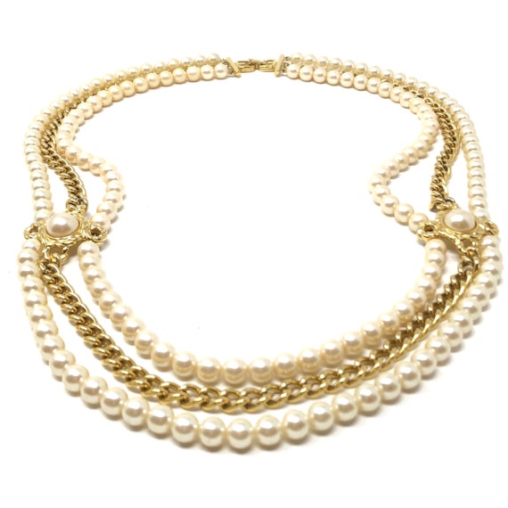 Givenchy 1980s Gold Plate Chain and Faux Pearl Vi… - image 2