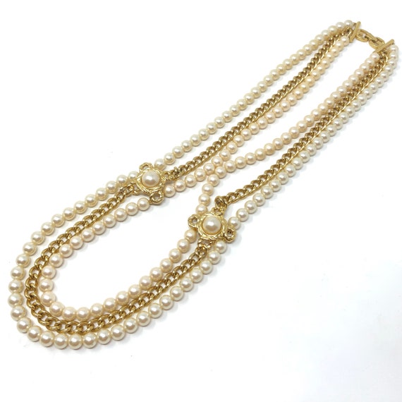 Givenchy 1980s Gold Plate Chain and Faux Pearl Vi… - image 5