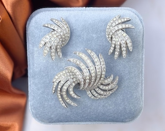 Trifari 1950s Brooch and Earrings Set Vintage Rhinestone Swirl Design