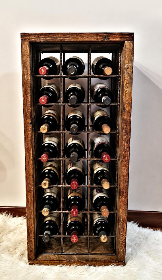 Weinregal aus Massivholz für 24 Flaschen – Rustikaler Industriestil, handgefertigt in Italien