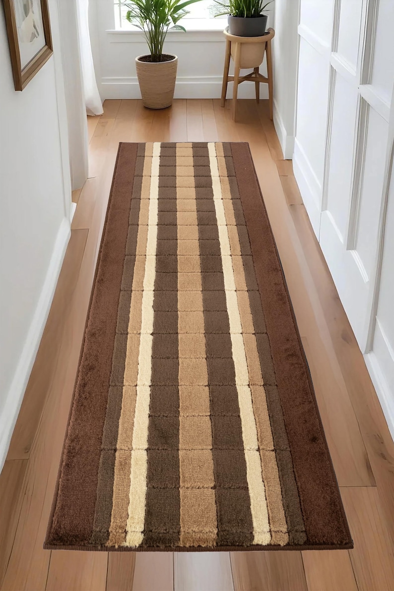 Custom Size Brown Geometric Runner Rug – Machine Washable, Slip Resistant, 26/32/36” Wide, Up to 50 Ft immagine 2