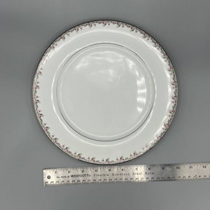 Noritake China, Five Piece Dinnerware Sets, Pattern #5507