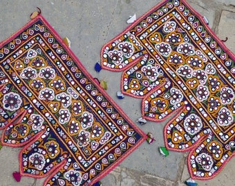 Toran Decor: 2 piezas similares de Vintage Toran, decoración de templo tradicional, decoración de ventana, decoración Boho Van, colgante de pared Banjara TR- 107/2