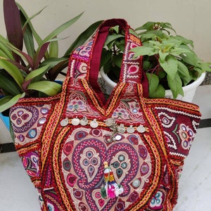 Vintage Boho beidseitig stark bestickte Tasche vom Banjara-Stamm in Westindien, Zigeunertasche BG-130