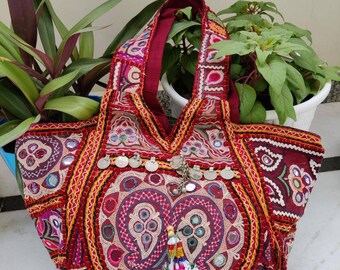 Vintage Boho beidseitig stark bestickte Tasche vom Banjara-Stamm in Westindien, Zigeunertasche BG-130