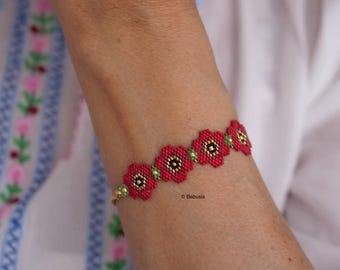 Red Poppy Flower Bracelet in Miyuki Beads – Adjustable Folk Floral Jewelry – Handmade One of a Kind