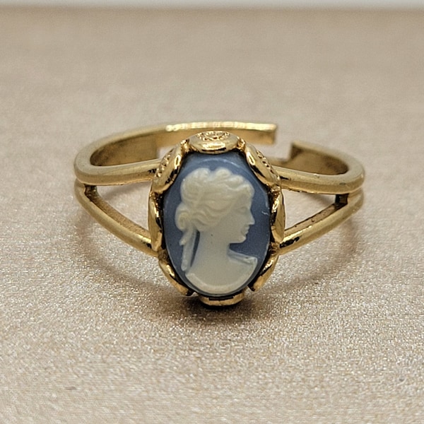 1970s Avon Cameo Adjustable Ring - Tiny Wedgewood Blue and White Portrait - Goldtone - Size 4 Pinky - Signed Vintage Costume Fashion Jewelry