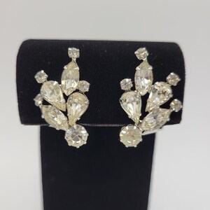 Vintage Weiss Icy Rhinestone Earrings - Prong Set Stones - Clip On - Elegant 1950s Signed MidCentury Costume Jewelry - Elegant Feminine