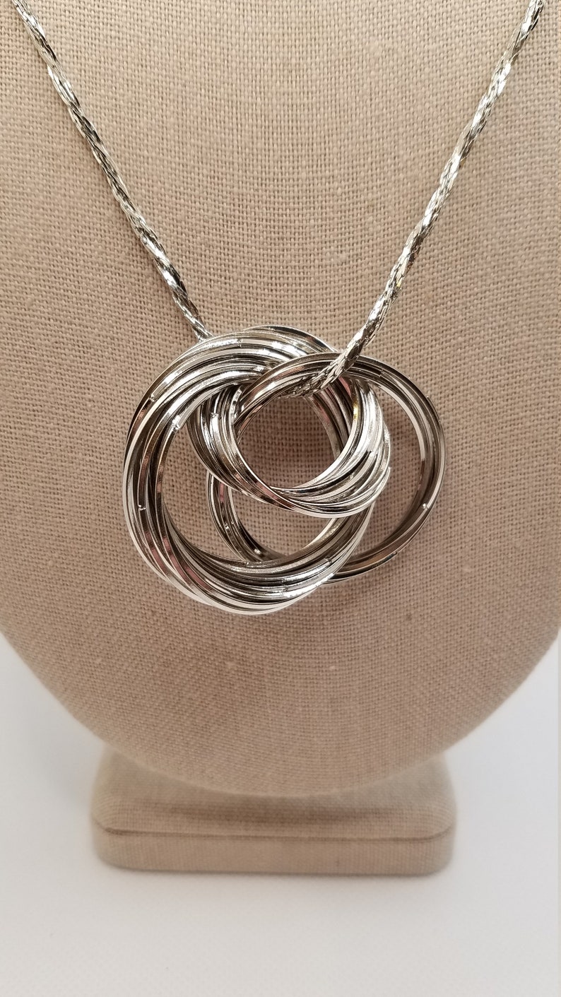 Silvertone Circles Pendant Business NWT Versona Fashion Necklace Office New with Tags Work Fashion Jewelry for Church