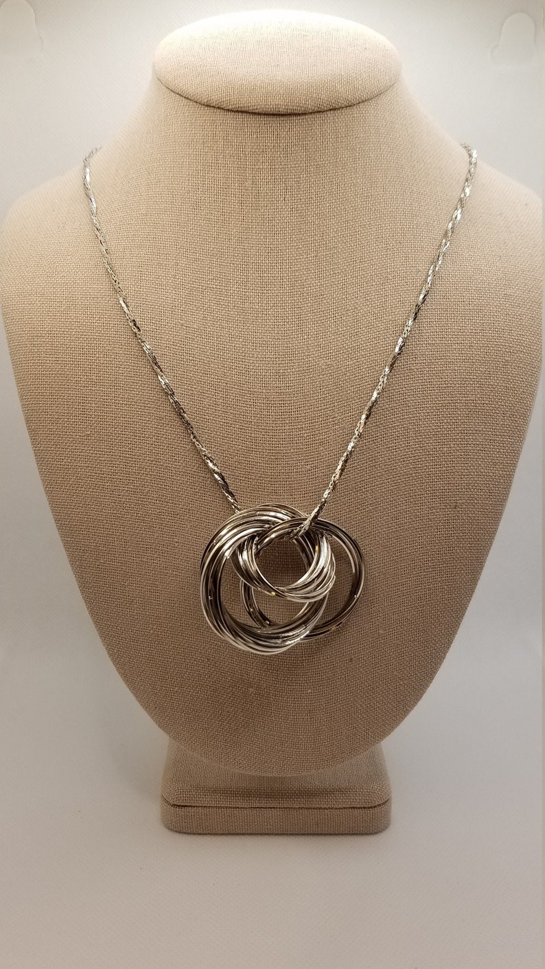 Silvertone Circles Pendant Business NWT Versona Fashion Necklace Office New with Tags Work Fashion Jewelry for Church