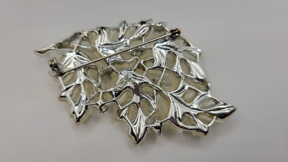 Lisner Leaf/Branch Vintage Brooch - Molded Lucite… - image 4