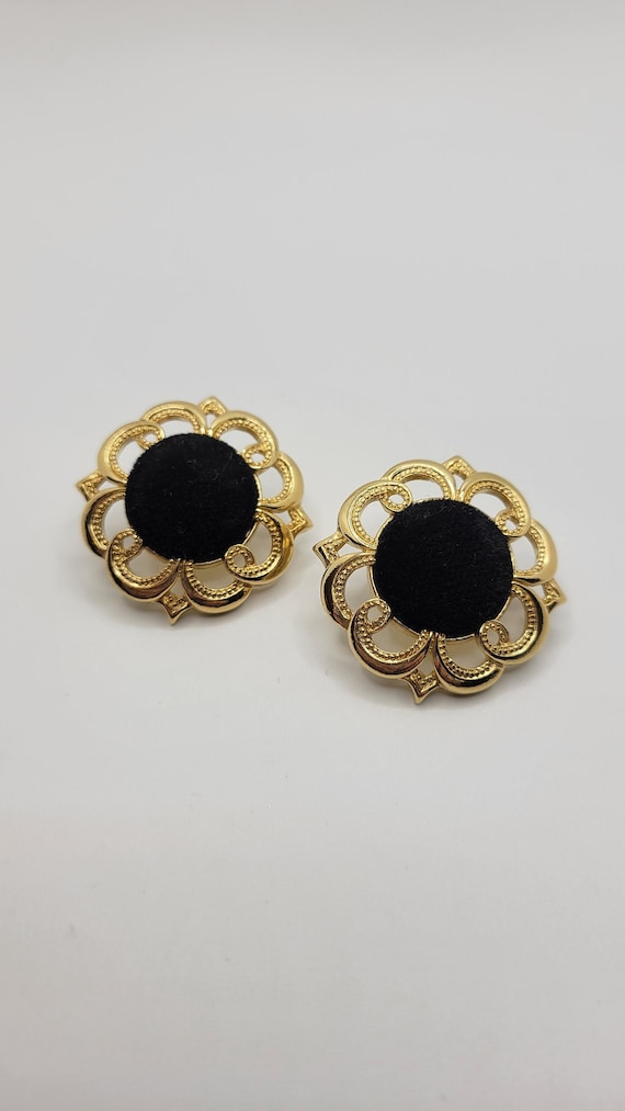 Chunky 1980s Black Velvet Earrings - Ornate Goldto