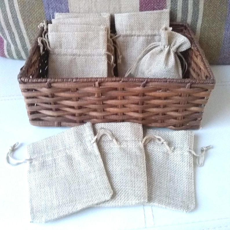 Small Burlap Favour Bags: 7x9cm Jute Pouches for Wedding, Shower image 4