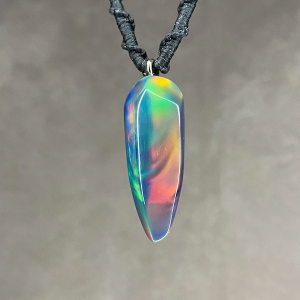 Opal Halskette, Geschenk für ihn, 5-jähriges Jubiläum, Opal Anhänger, Regenbogen Opal, Farbwechsel, Sommer Halskette, Bio Opal