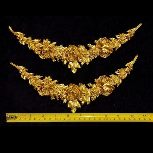 Pair Gilt Gold or White French Style Decorative Floral Swag Wall Furniture Moulding Pediment Plastic Decoration