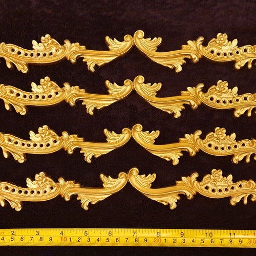 DECORATIVE MOULDING FRENCH  ANTIQUE GOLD GILT OR WHITE RESIN WALL DECORATION 