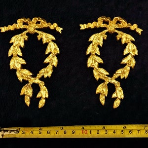 Pair Gilt or White French Style Decorative Wall Furniture Moulding Pediment Onlay Applique Plastic Decoration