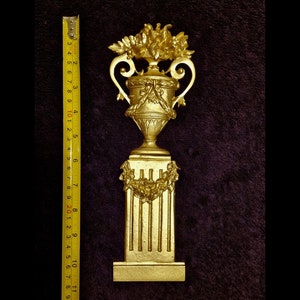 Large Ornate Applique Gilt or White French Style Decorative Urn Wall Furniture Onlay Applique Moulding Pediment Plastic Decoration
